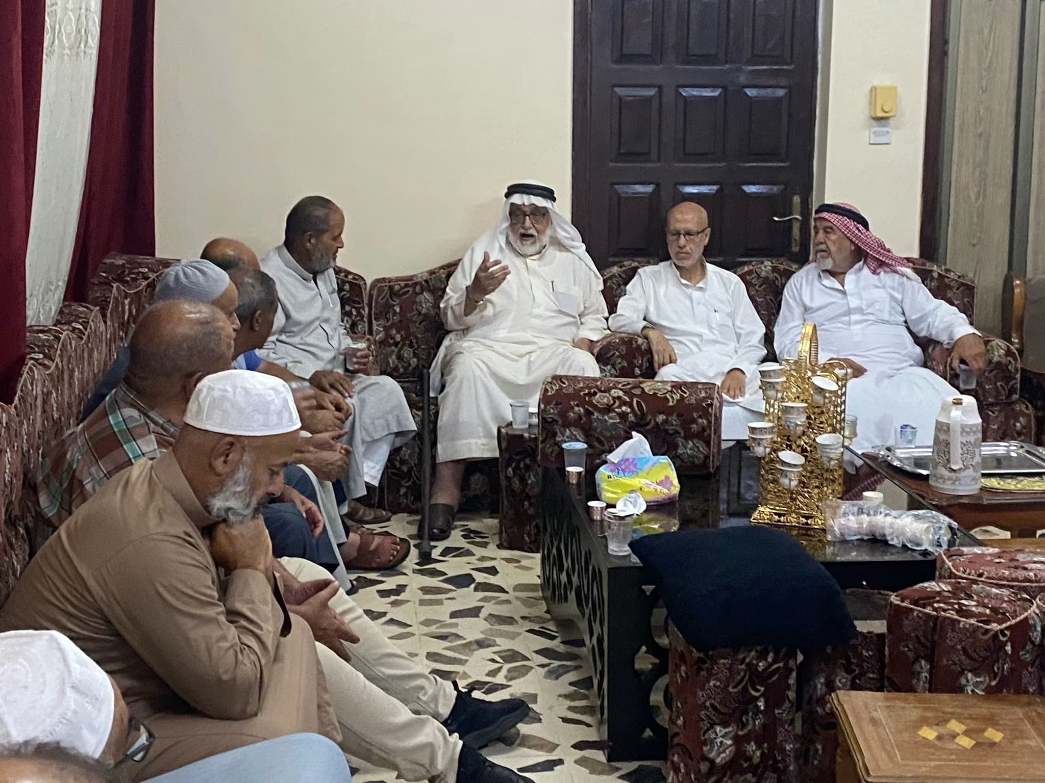 عشيرة الرياطي تؤكد ثقتها بالقضاء وتجدد الولاء للقيادة الهاشمية