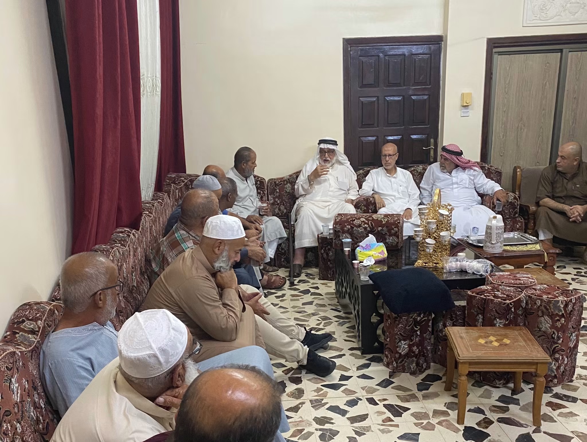 عشيرة الرياطي تؤكد ثقتها بالقضاء وتجدد الولاء للقيادة الهاشمية