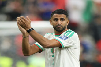 رياض محرز يعلن اعتزاله دولياً بعد خروج الجزائر من المونديال
