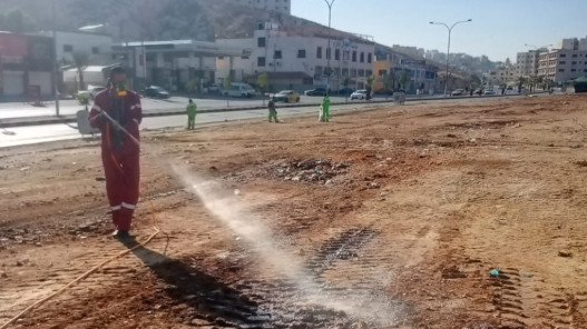 صورة حول : مجلس خدمات جرش يواصل حملات رش المبيدات لمكافحة الحشرات مجلس خدمات جرش يواصل حملات رش المبيدات لمكافحة الحشرات