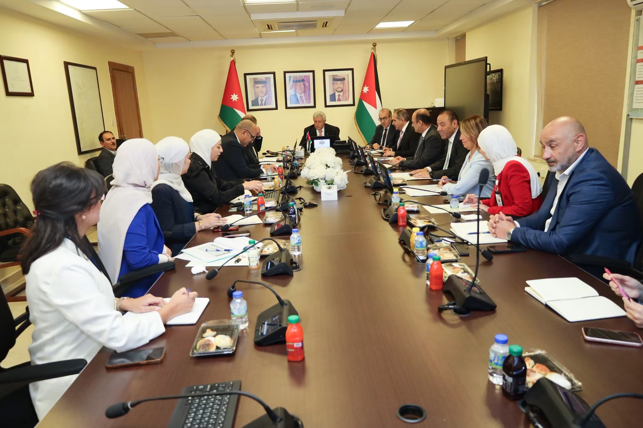 "توجيهية" مشروع حافلات التردد السريع تعقد اجتماعا لمتابعة سير العمل وتعزيز الخدمات