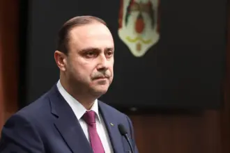 المومني يكشف تفاصيل استقالة وزير العمل