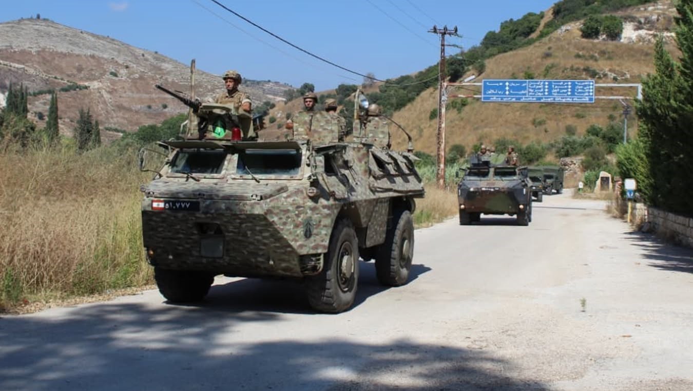 صورة حول : لبنان: انفجار لغم بآلية للجيش يودي بحياة جندي لبنان: انفجار لغم بآلية للجيش يودي بحياة جندي