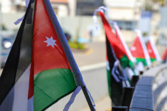 الحكومة: تعميم الذكاء الاصطناعي يلزم جميع مؤسسات الدولة ويحمي الرموز الوطنية