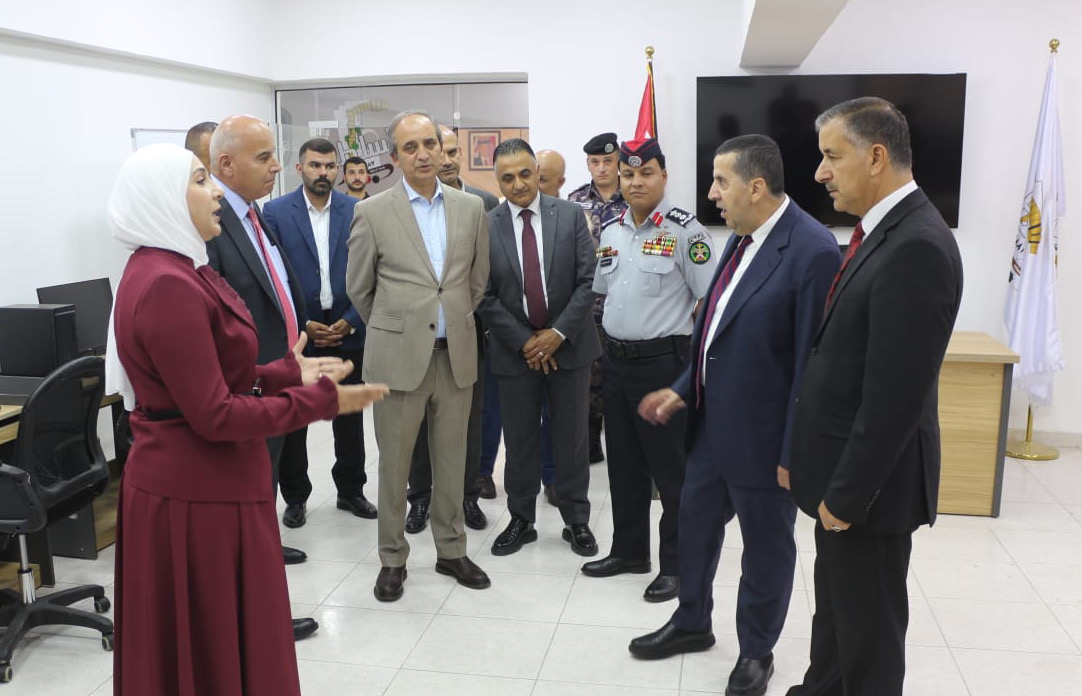 صورة حول : بلدية السلط الكبرى تدشن أول وحدة للأمن السيبراني والذكاء الاصطناعي على مستوى البلديات بلدية السلط الكبرى تدشن أول وحدة للأمن السيبراني والذكاء الاصطناعي على مستوى البلديات