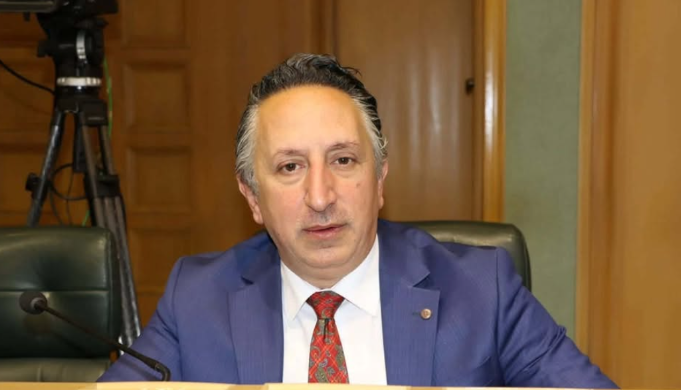 أبو رمان يصوّت ضد إلغاء «الاستهلاكية المدنية» ويطالب بسنة انتقالية وضمان حقوق العاملين