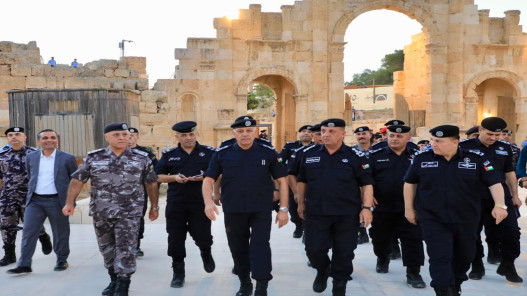 صورة حول : مدير الأمن العام يتفقّد موقع مهرجان جرش مدير الأمن العام يتفقّد موقع مهرجان جرش