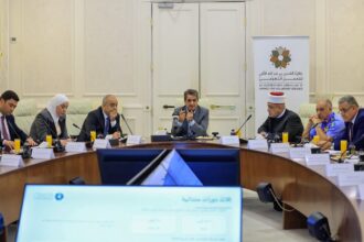 وزير الشباب يبحث تحضيرات الدورة الرابعة للجائرة