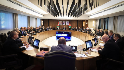 صورة حول : الحكومة تعدّل أسس منح الجنسية والإقامة للمستثمرين لتعزيز الاستثمار في المحافظات الحكومة تعدّل أسس منح الجنسية والإقامة للمستثمرين لتعزيز الاستثمار في المحافظات