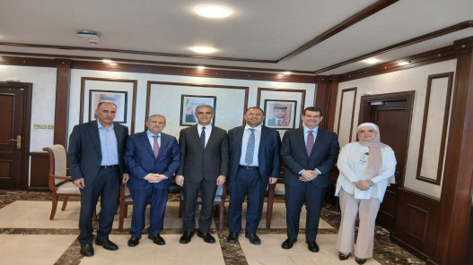 صورة حول : جمعية المستشفيات الخاصة تبحث مع الضمان الاجتماعي تسريع مستحقات إصابات العمل جمعية المستشفيات الخاصة تبحث مع الضمان الاجتماعي تسريع مستحقات إصابات العمل
