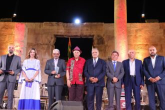 "الفنانين الأردنيين" تكرّم نخبة من نقبائها السابقين وتنظم حفلاً فنياً في المدرج الروماني