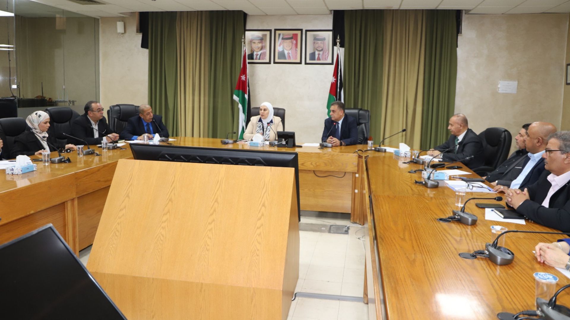 صورة حول : "التربية" و"الإحصاءات " تبحثان آليات التعاون لتنفيذ التعداد العام للسكان "التربية" و"الإحصاءات " تبحثان آليات التعاون لتنفيذ التعداد العام للسكان