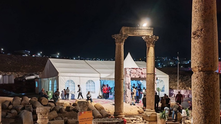 البيت الجرشي يستقبل زوار المهرجان بعبق التراث الأصيل