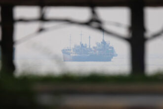 إيران: مضيق هرمز خط أحمر ولن نسمح بالتدخل الأميركي