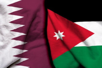 الصفدي يبحث هاتفياً مع رئيس الوزراء ووزير خارجية قطر التطورات الإقليمية
