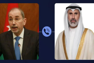 الصفدي ونظيره الكويتي يبحثان تطورات المنطقة