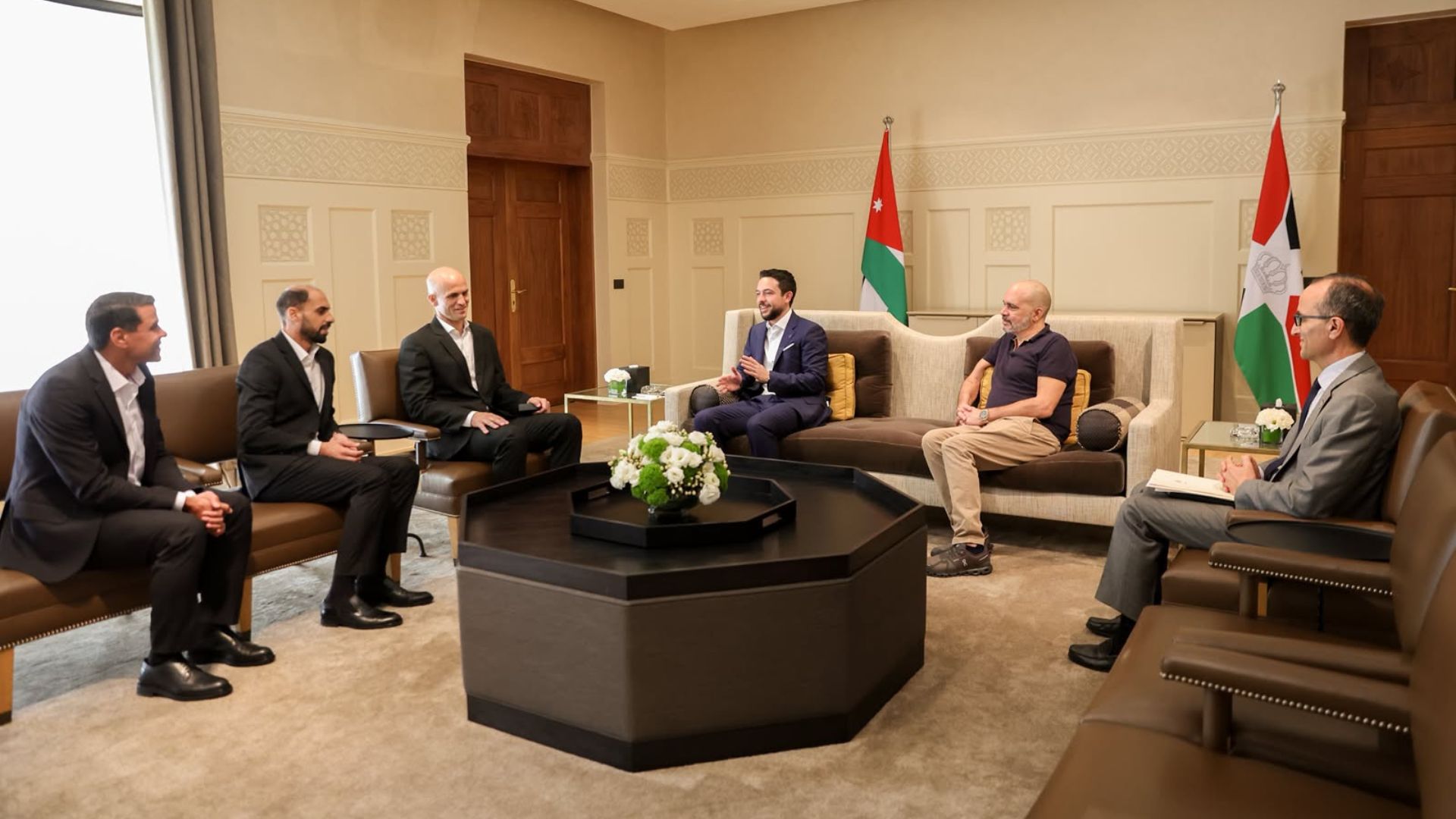 صورة حول : ولي العهد يعتز بأداء الحكام الأردنيين في كأس العالم 2026 ولي العهد يعتز بأداء الحكام الأردنيين في كأس العالم 2026