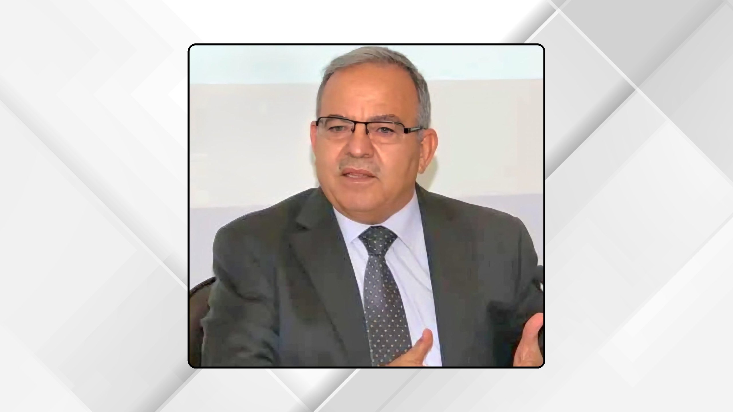 صورة حول : المومني ينعى الكاتب الصحفي سلطان الحطاب المومني ينعى الكاتب الصحفي سلطان الحطاب