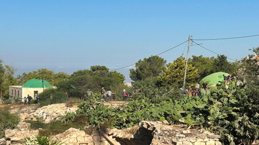 صورة حول : مستوطنون يقتحمون بلدة تل جنوب غرب نابلس وقوات الاحتلال تعتقل فلسطينيين مستوطنون يقتحمون بلدة تل جنوب غرب نابلس وقوات الاحتلال تعتقل فلسطينيين