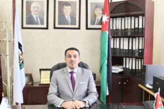 عبر "صراحة نيوز" الدكتور الطعاني يدعو لدمج القيم في المناهج ويؤيد تدريس اللغة الصينية بشروط