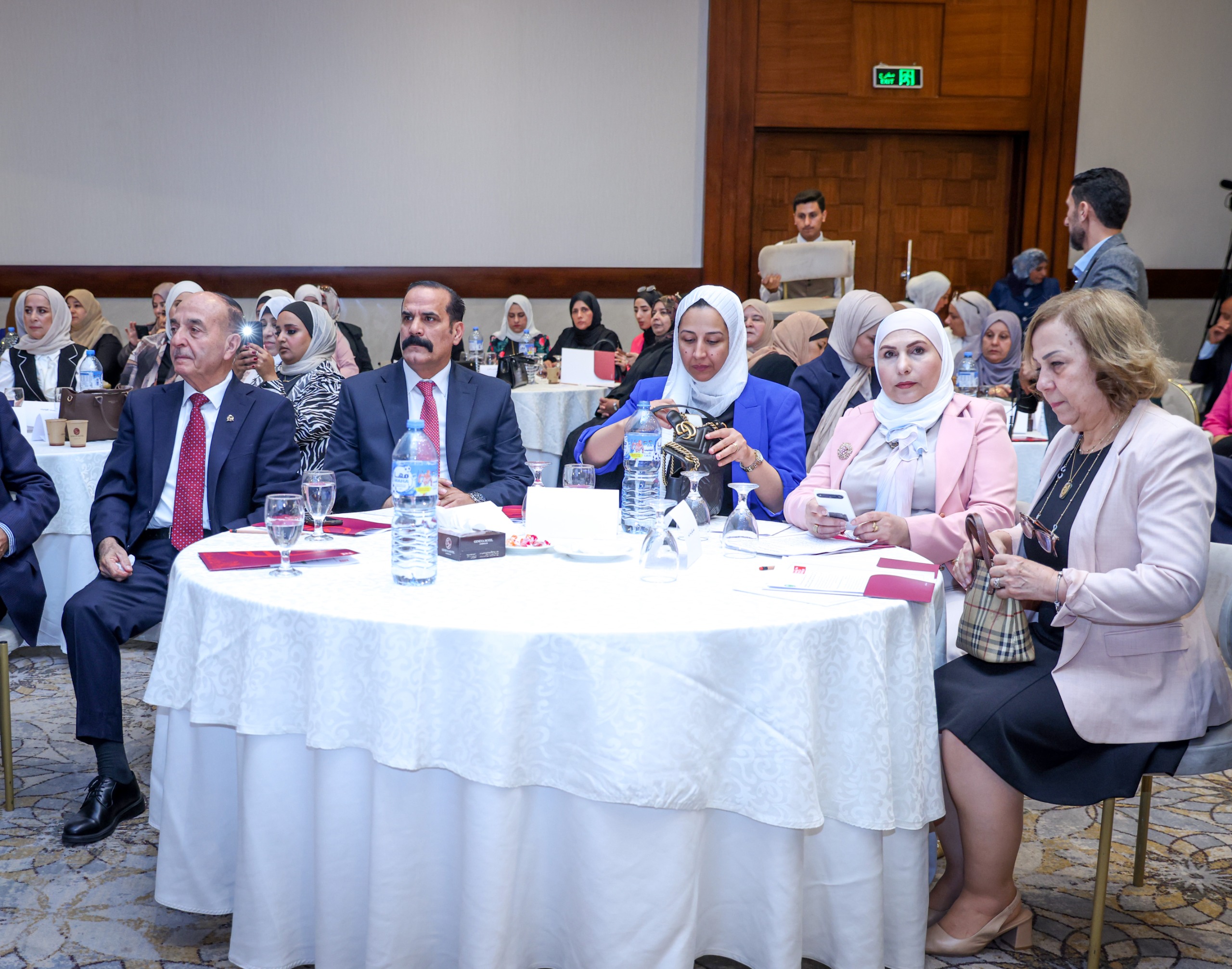القاضي يرعى أعمال مؤتمر يدعو لتعزيز مشاركة المرأة في الإدارة المحلية