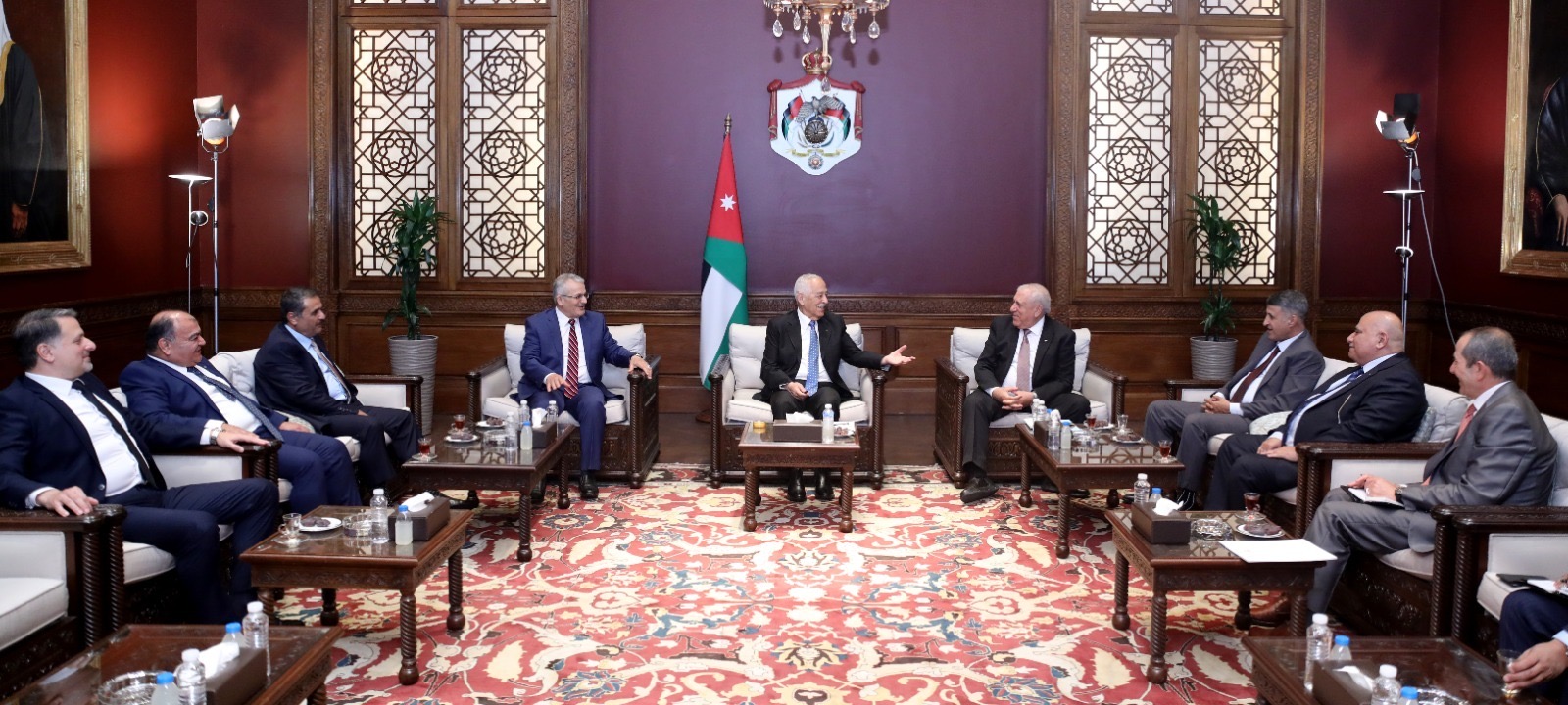 العيسوي يلتقي وفدا من الفريق الدولي للتطوير والاستشارات