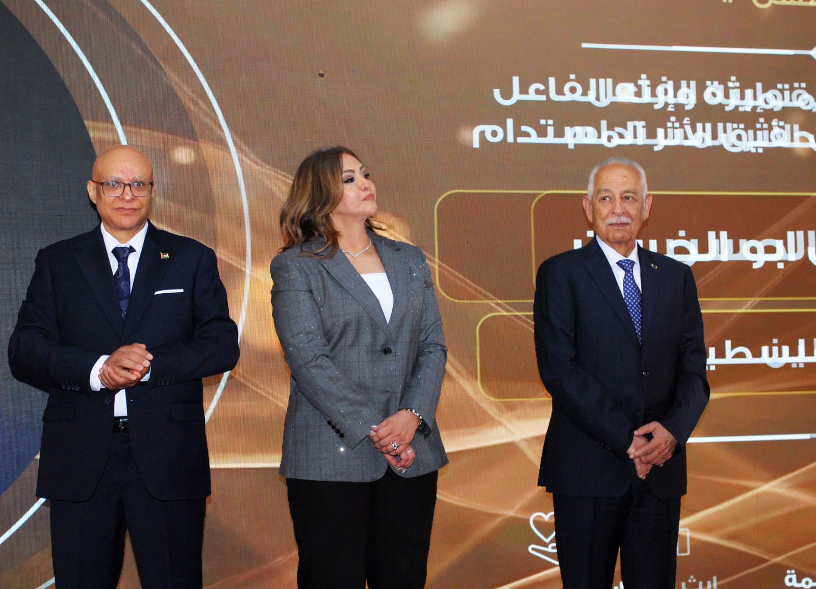 صورة حول : العيسوي يرعى احتفالية المركز الريادي بعيد الاستقلال العيسوي يرعى احتفالية المركز الريادي بعيد الاستقلال