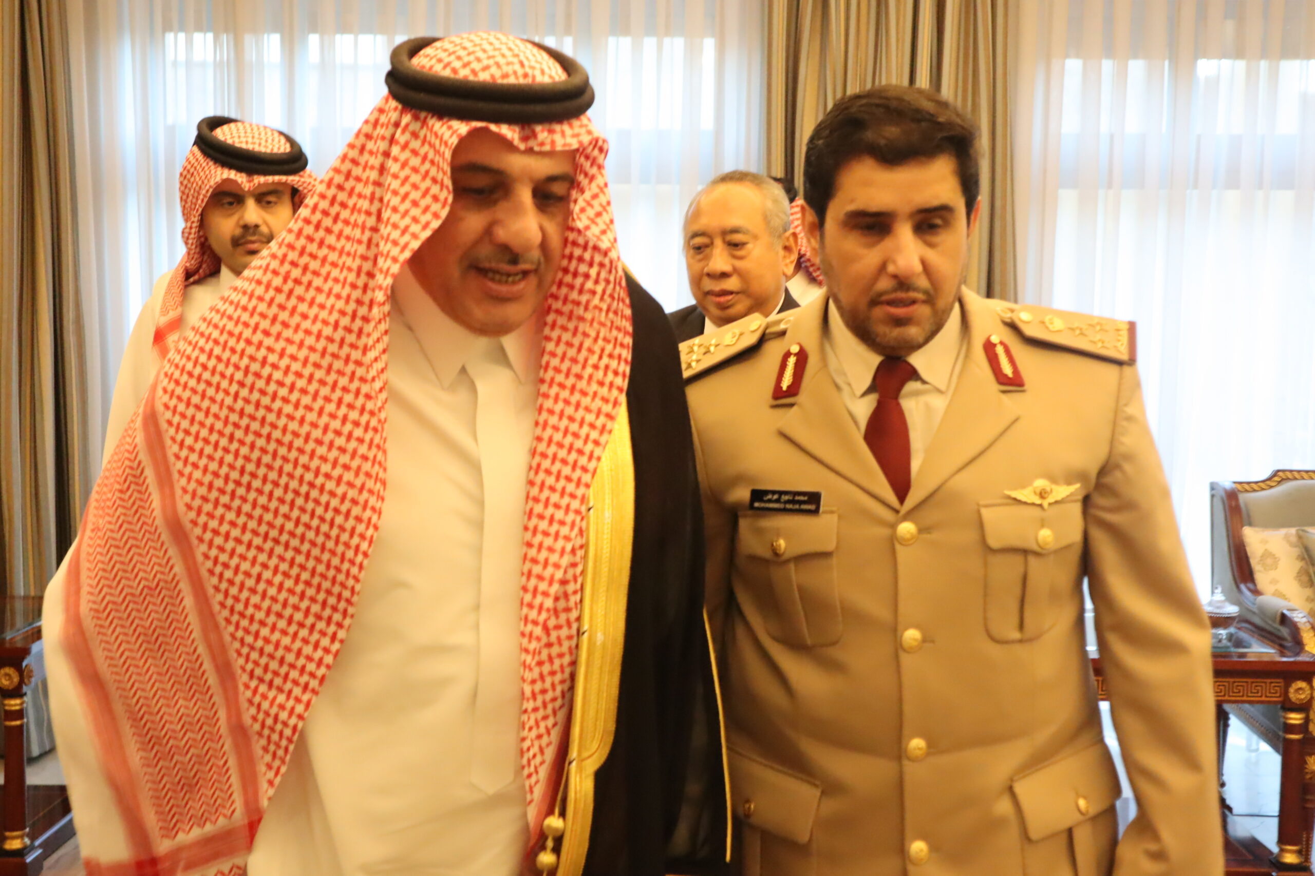 سفارة قطر في الأردن تستقبل المعزين بوفاة الأمير الوالد الشيخ حمد بن خليفة آل ثاني