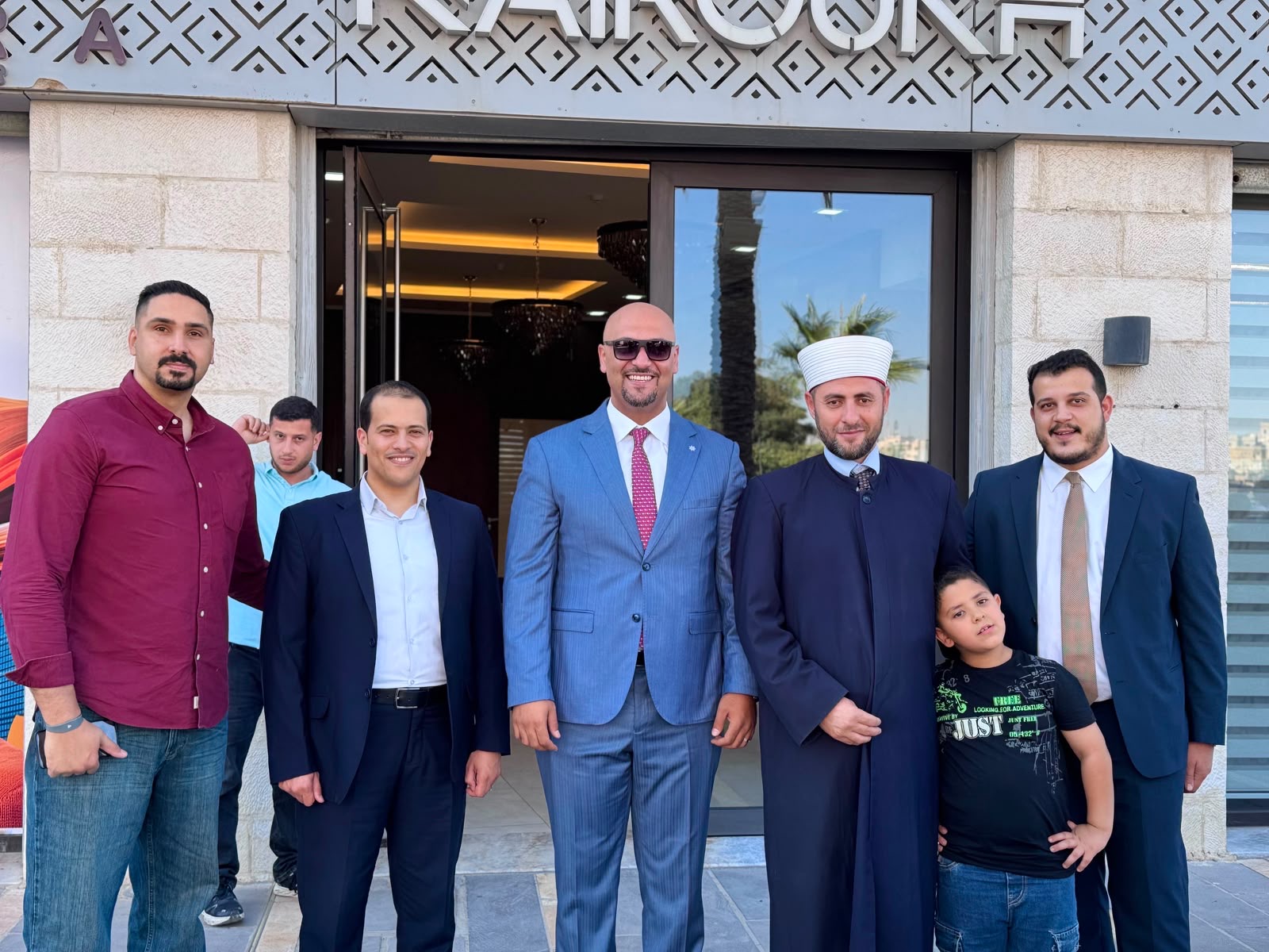 ال أبوحسين واشرق لبن نسايب