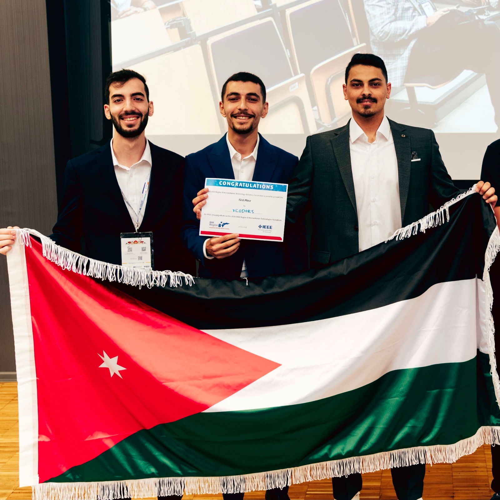 صورة حول : فريق من جامعة البترا يحصد المركز الأول في مسابقة "IEEE" الدولية في بولندا عن ابتكار "حارس النخيل" فريق من جامعة البترا يحصد المركز الأول في مسابقة "IEEE" الدولية في بولندا عن ابتكار "حارس النخيل"