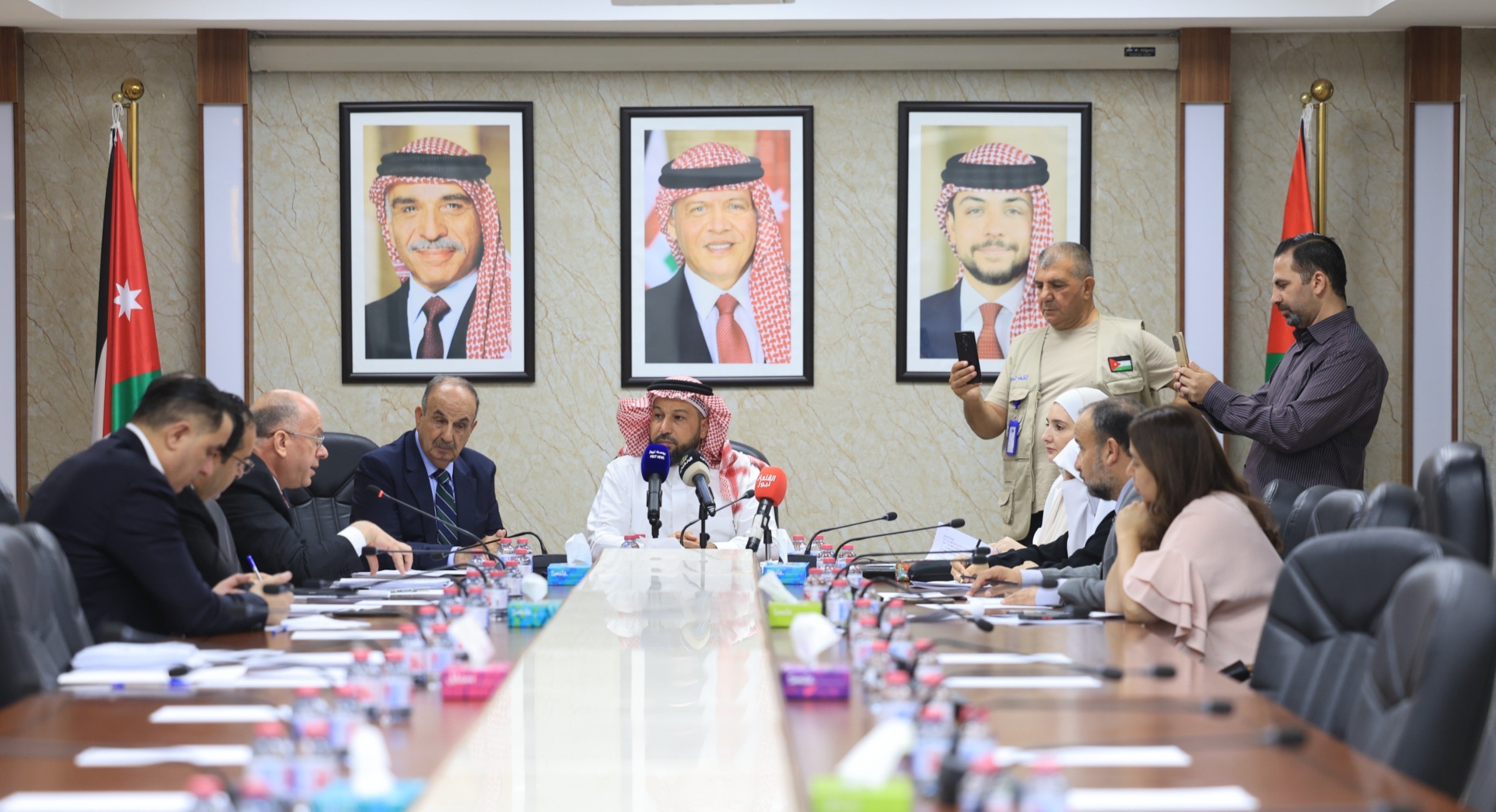 صورة حول : "التعليم النيابية" تشرع بمناقشة مشروع قانون هيئة الاعتماد وضمان الجودة لسنة 2026 "التعليم النيابية" تشرع بمناقشة مشروع قانون هيئة الاعتماد وضمان الجودة لسنة 2026