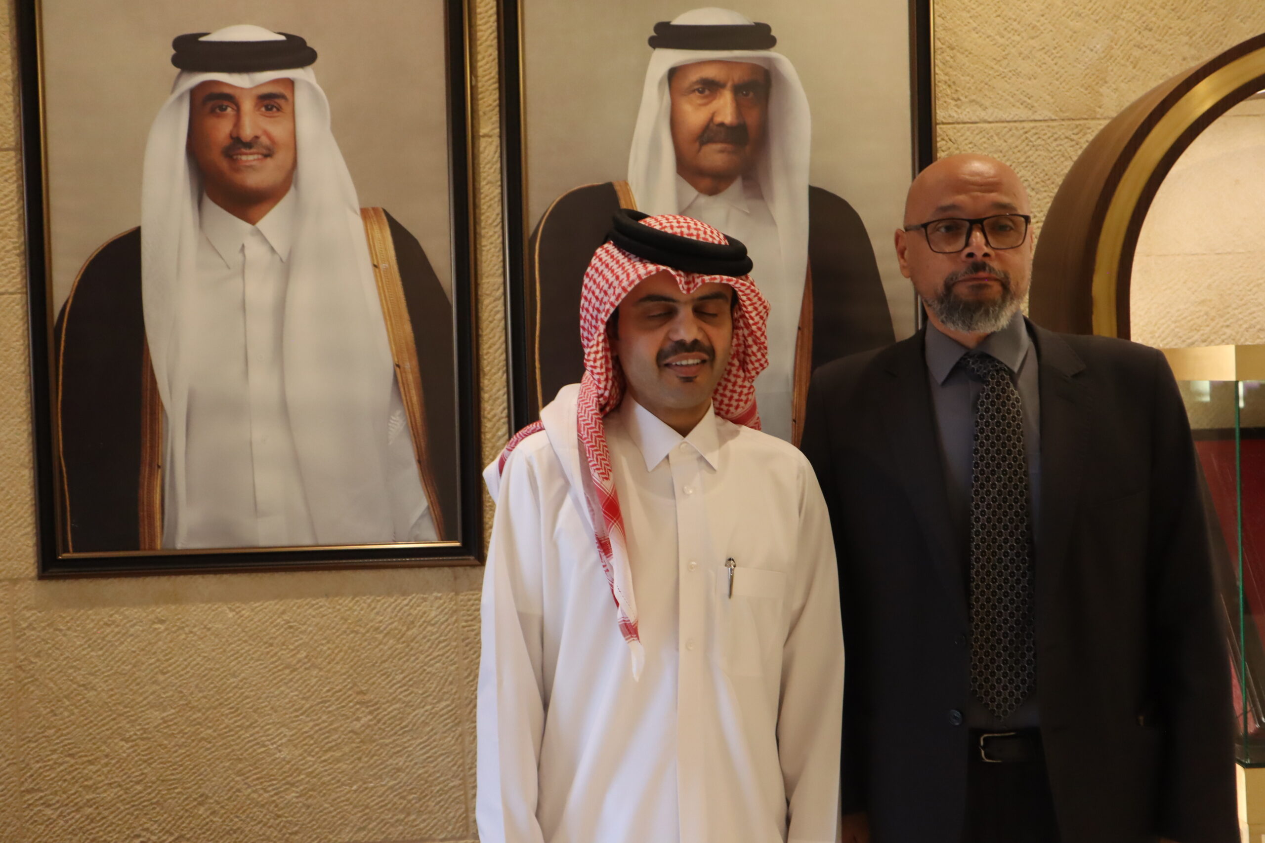 سفارة قطر في الأردن تستقبل المعزين بوفاة الأمير الوالد الشيخ حمد بن خليفة آل ثاني