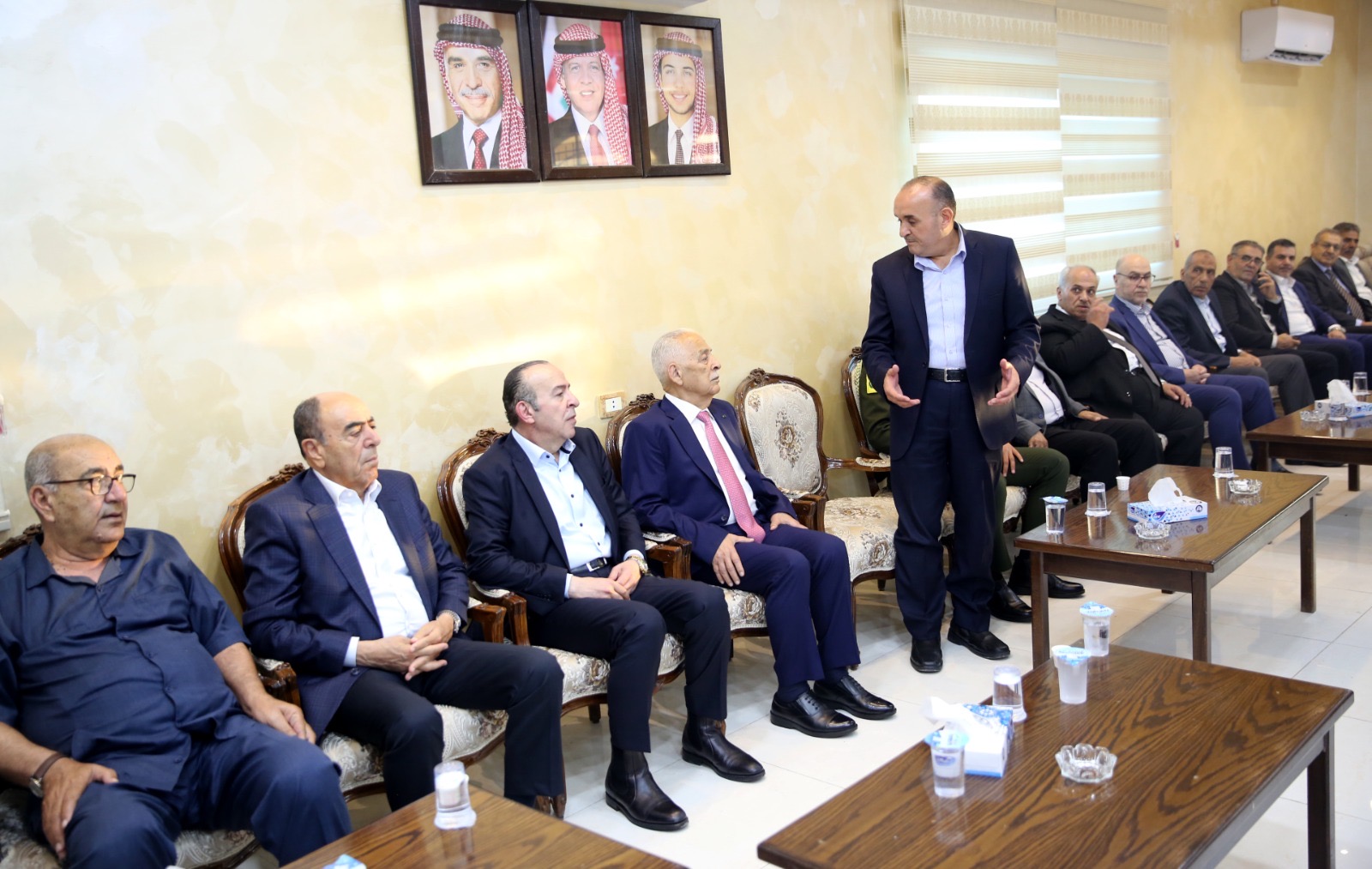 مندوبا عن الملك وولي العهد...العيسوي يعزي الوشاح والفريحات