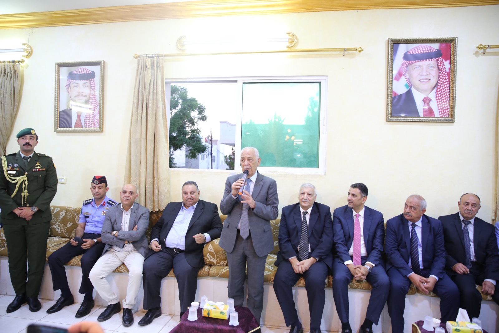 مندوبا عن الملك وولي العهد.. العيسوي يعزي المجالي والشوابكة والرشدان