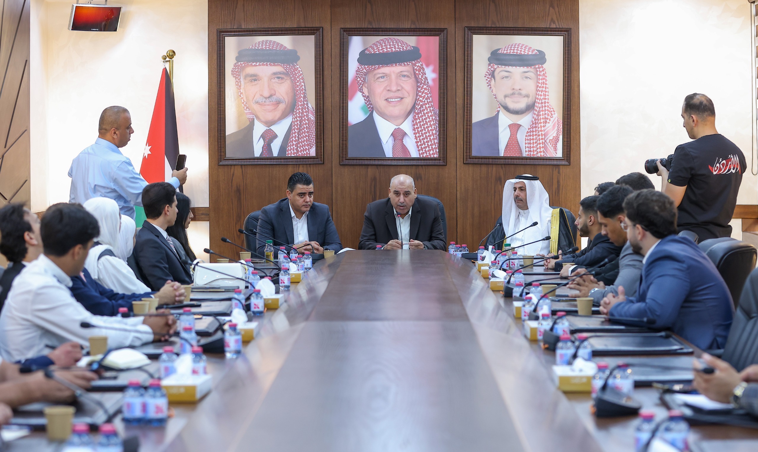 القاضي: الجامعات حاضنة لبناء الوعي السياسي وتعزيز ثقافة المشاركة والعمل الحزبي البرامجي
