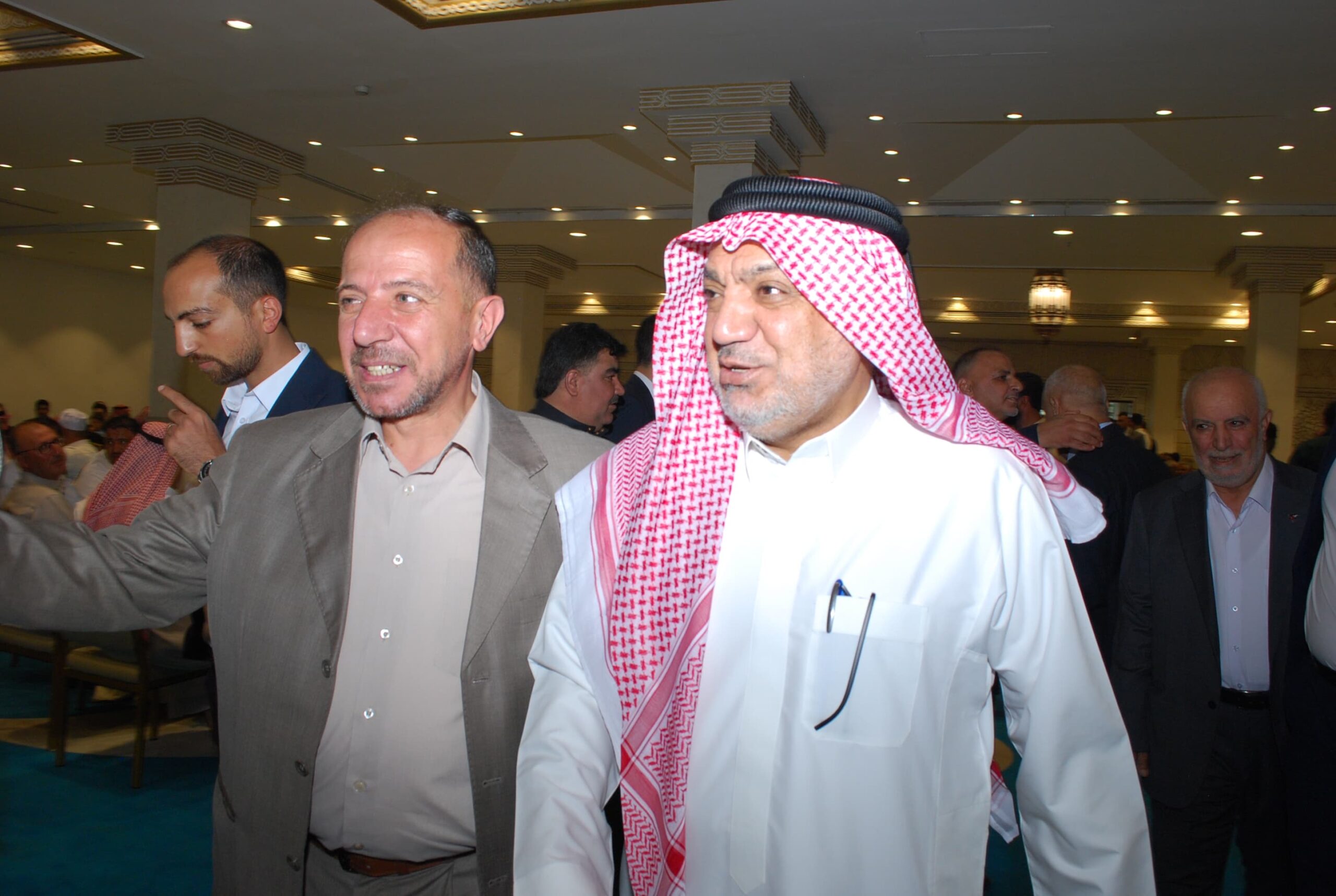 يقيم الحاج ابو رخية حفل غداء بمناسبة فرح نجله محمد نبيل ابو رخية