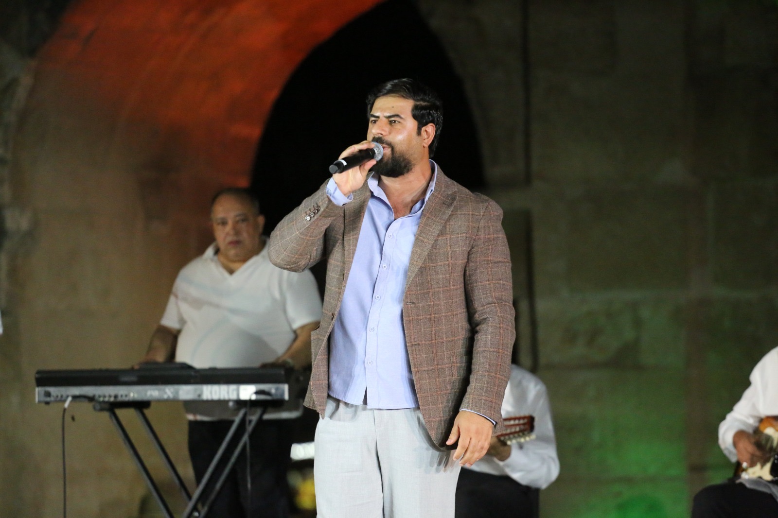 الرقص الروسي و الدبكة الأردنية يلونان ليالي الهيبودروم في يومه العاشر