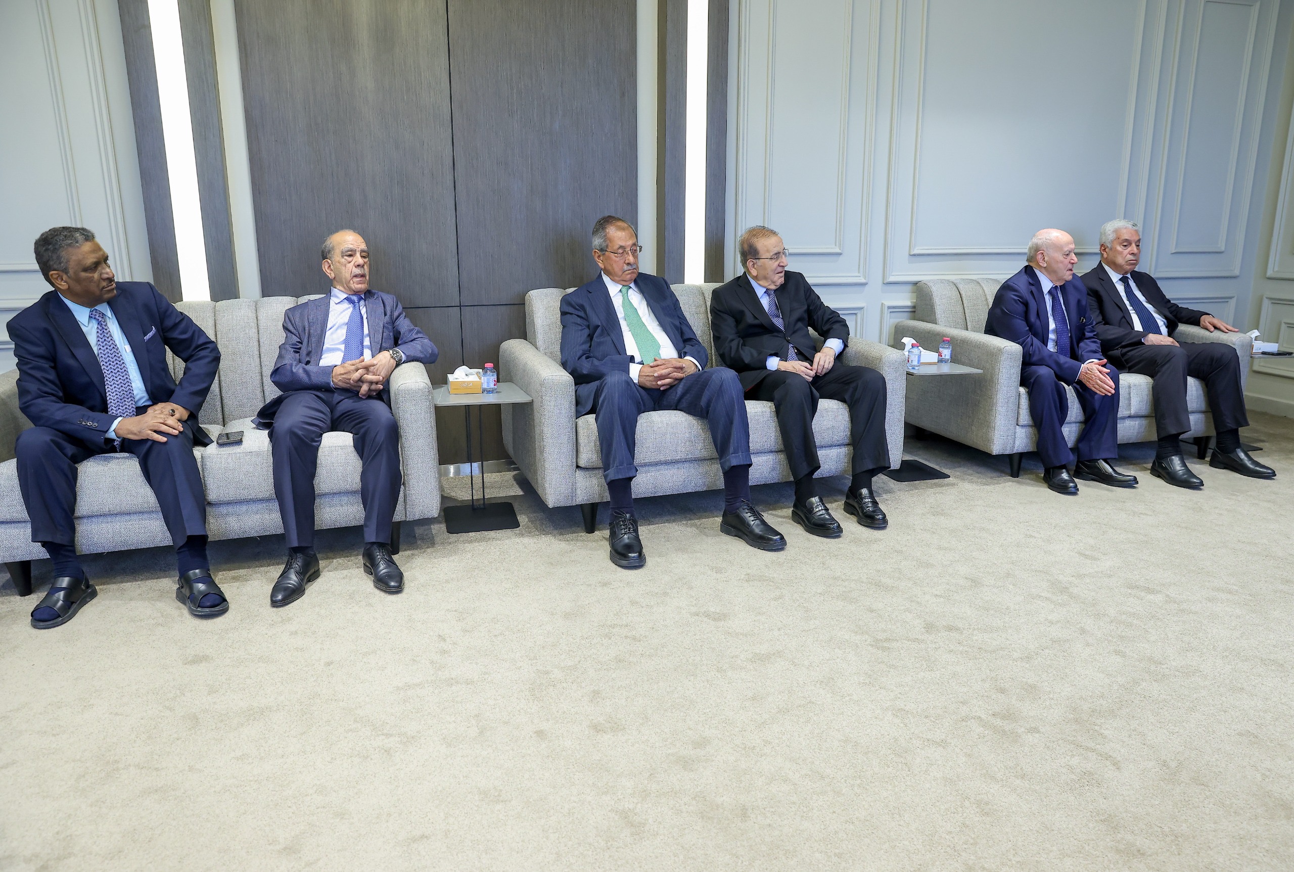 القاضي يلتقي وفداً من أعضاء النادي الدبلوماسي الأردني