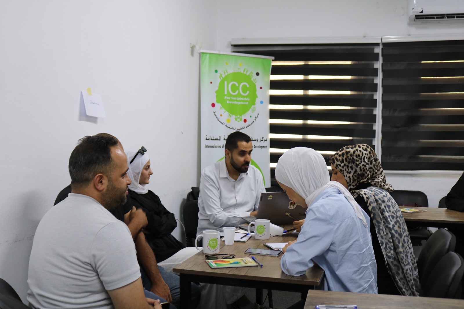 اختتام برنامج تدريبي لتعزيز مشاركة الشباب في الحياة السياسية والعمل الحزبي