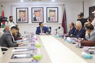 "الطاقة النيابية" تدعو لتشديد الرقابة على محطات المحروقات وتبحث شكاوى ارتفاع استهلاك البنزين