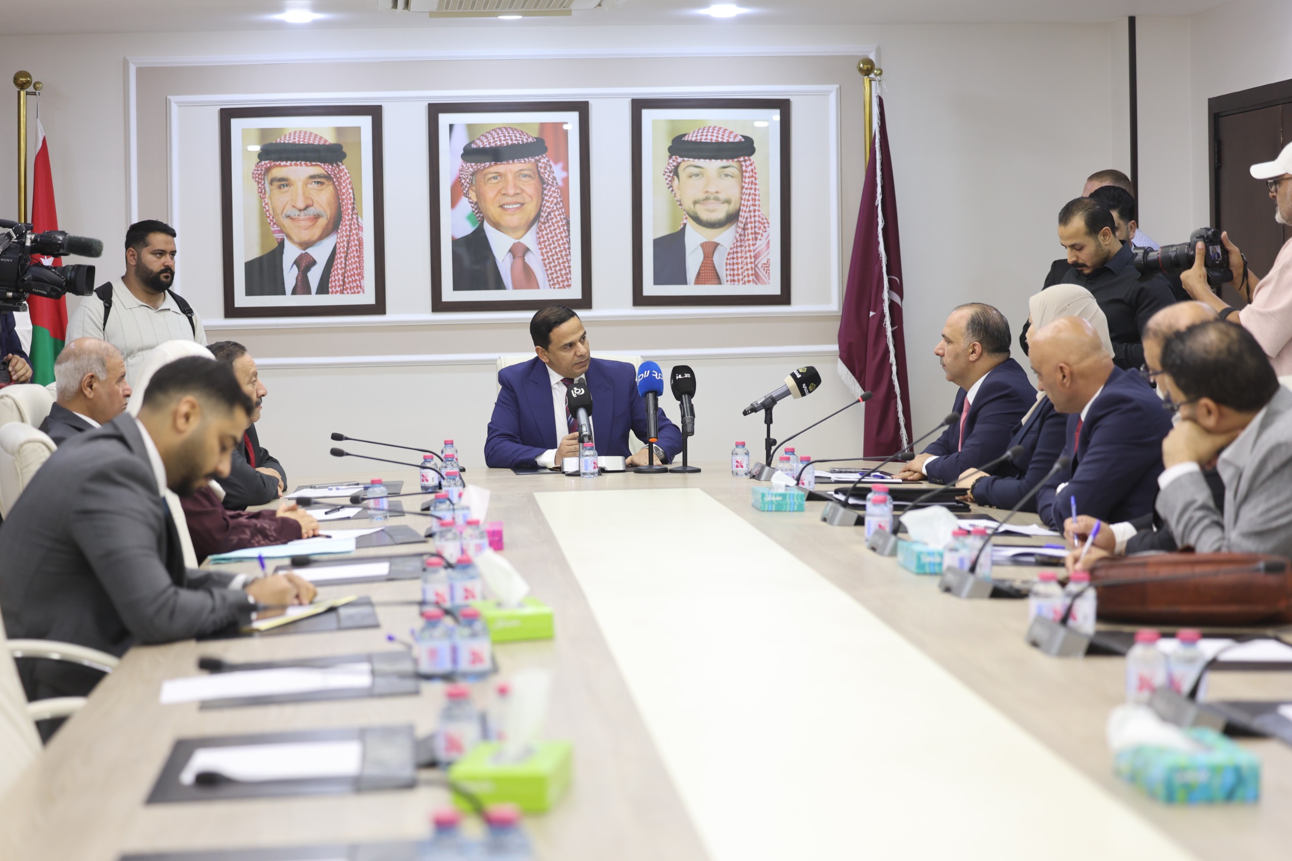"الطاقة النيابية" تدعو لتشديد الرقابة على محطات المحروقات وتبحث شكاوى ارتفاع استهلاك البنزين