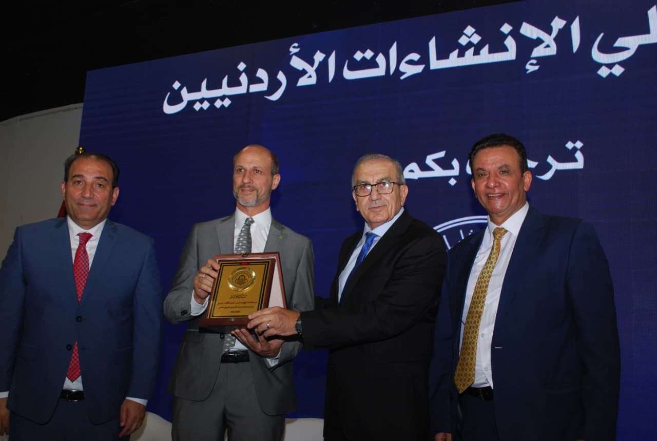 أبو السمن: قطاع الإنشاءات ركيزة أساسية للاقتصاد الوطني وداعم للتنمية