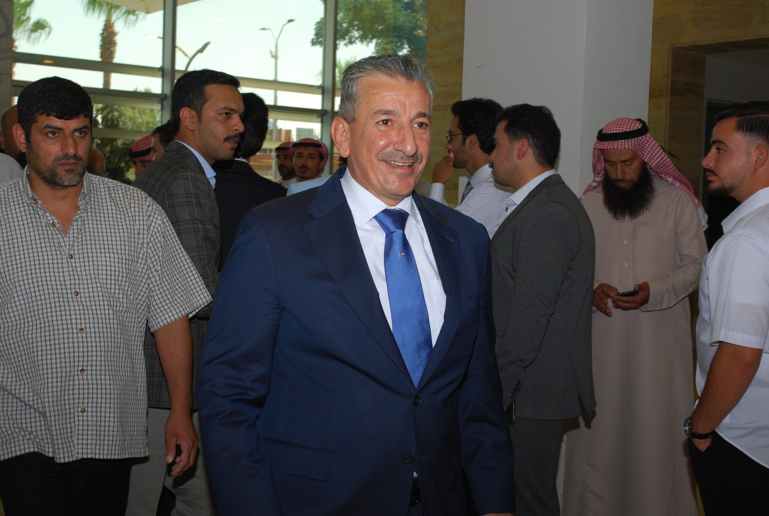 يقيم الحاج ابو رخية حفل غداء بمناسبة فرح نجله محمد نبيل ابو رخية