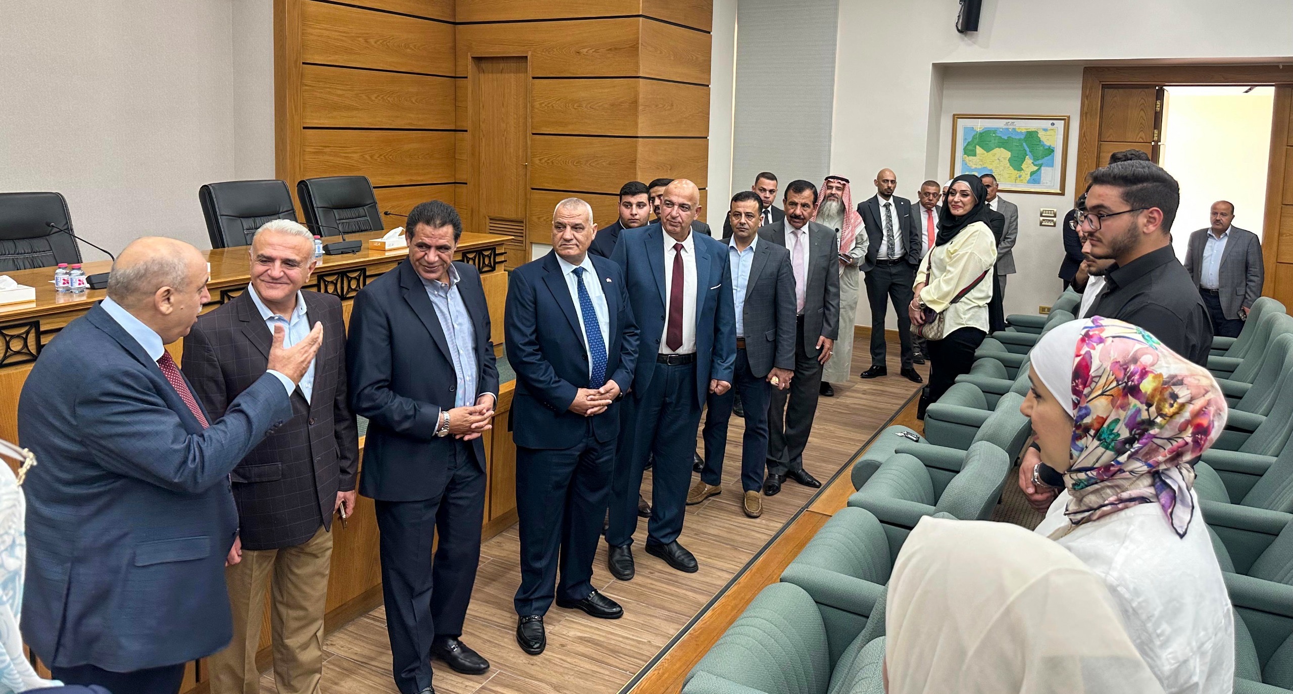 صورة حول : القاضي يلتقي هيئة الكرامة والوفاء الشبابية القاضي يلتقي هيئة الكرامة والوفاء الشبابية
