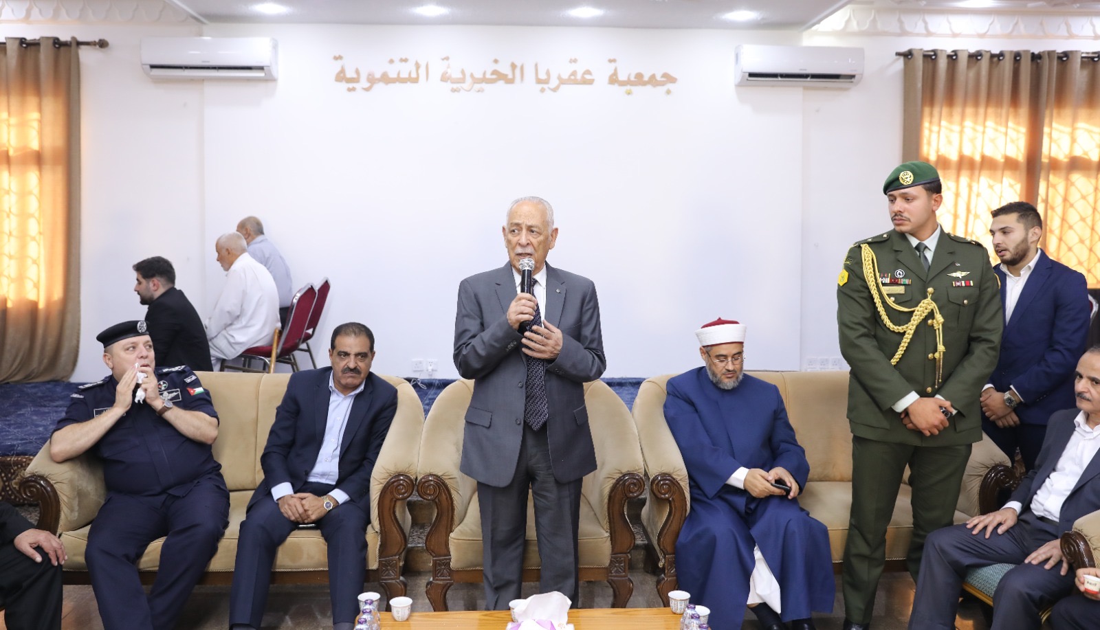 مندوبا عن الملك وولي العهد.. العيسوي يعزي الزايد وأبو صد والنجداوي