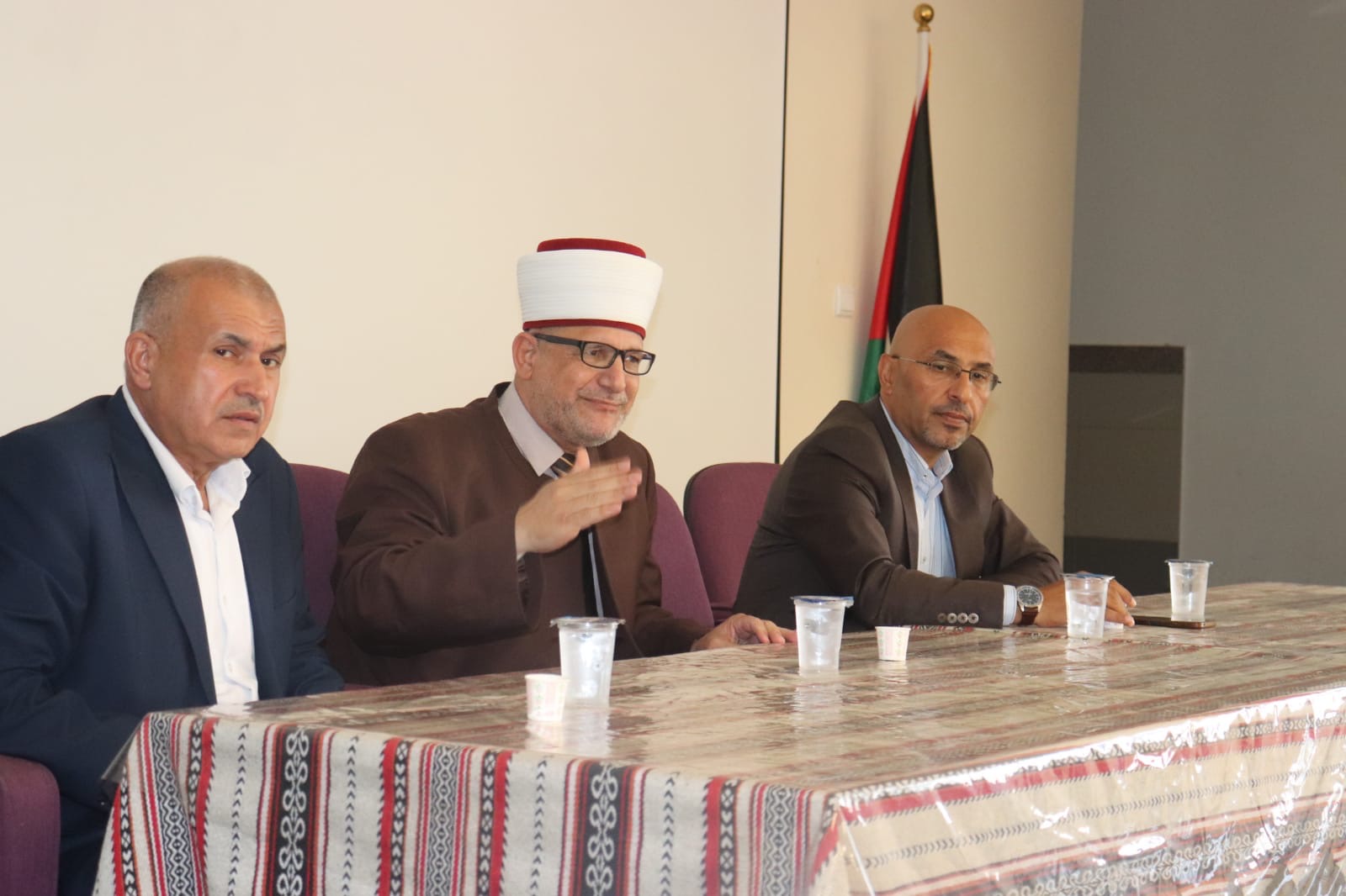 ندوة في الشونة الجنوبية للتوعية بمخاطر إطلاق العيارات النارية احتفالاً بنتائج التوجيهي