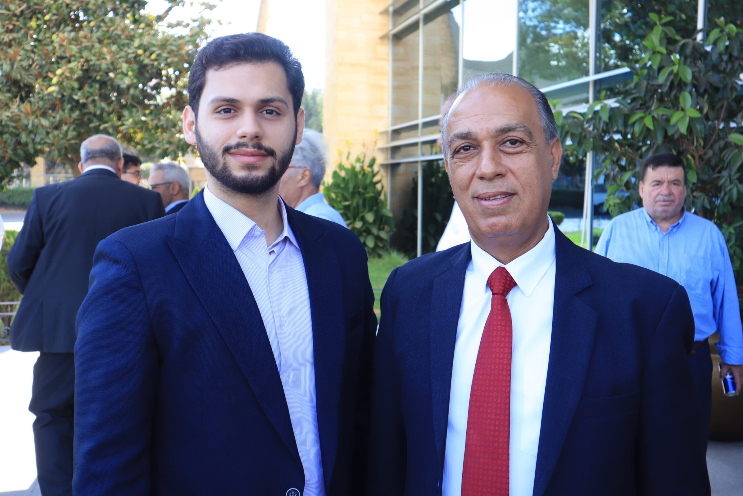 آل عطية الكرام.. مأدبة غداء حاشدة احتفاءً بزفاف الشاب معاذ مازن عطية