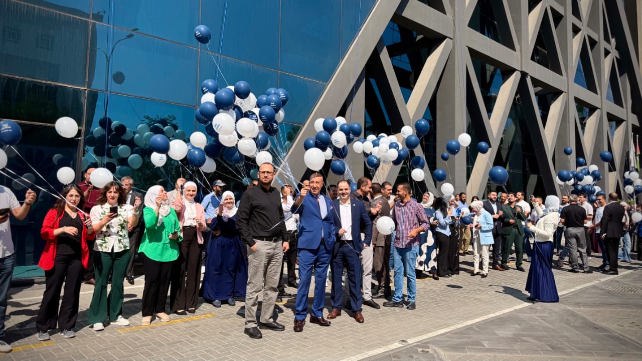صورة حول : مجموعة المناصير تُطلق "أهلاً مناصير" وتفتح أبواب معرضها الرئيسي – نقطة الوصول الموحّدة إلى جميع خدماتها ومنتجاتها مجموعة المناصير تُطلق "أهلاً مناصير" وتفتح أبواب معرضها الرئيسي – نقطة الوصول الموحّدة إلى جميع خدماتها ومنتجاتها