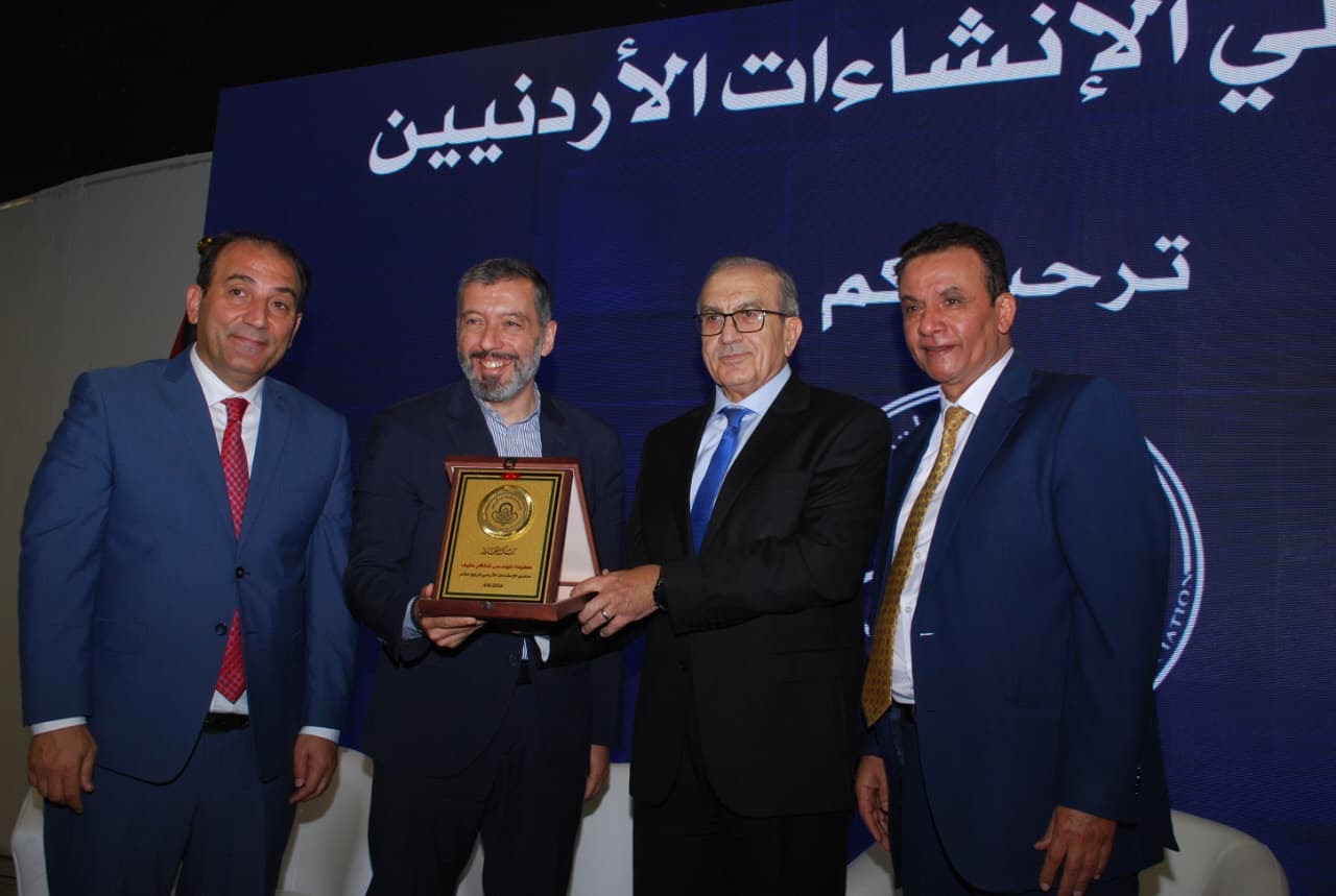 أبو السمن: قطاع الإنشاءات ركيزة أساسية للاقتصاد الوطني وداعم للتنمية