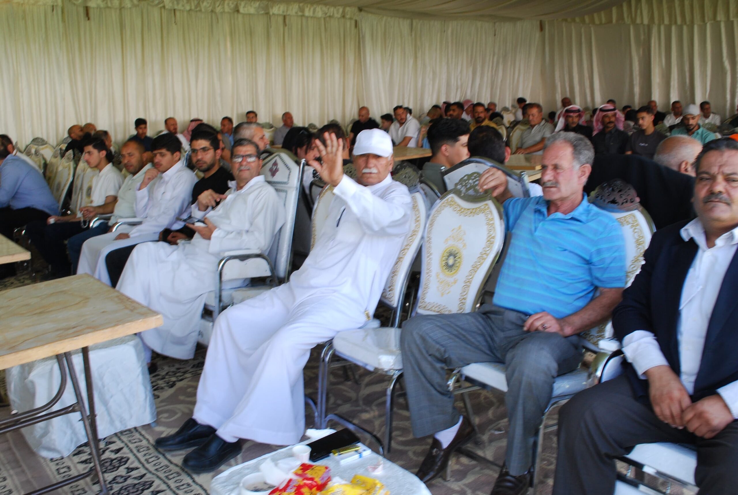 أفراح آل المناصرة بزفاف قيس وسط حضور الأهل والأصدقاء